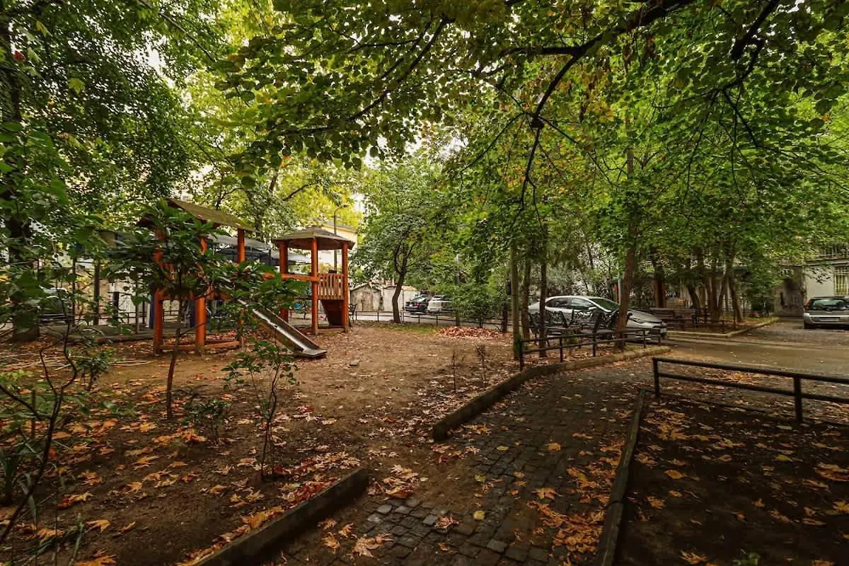 Cozy 1Br Apt Near Vake Park - By Wehost Tbilisi 0*,  Georgien